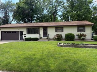 706 S 1st St, Marshall, MN 56258