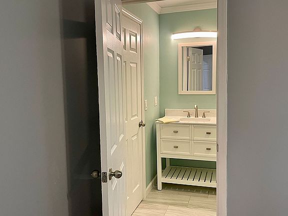 2nd image of 4985 Oak Garden Dr