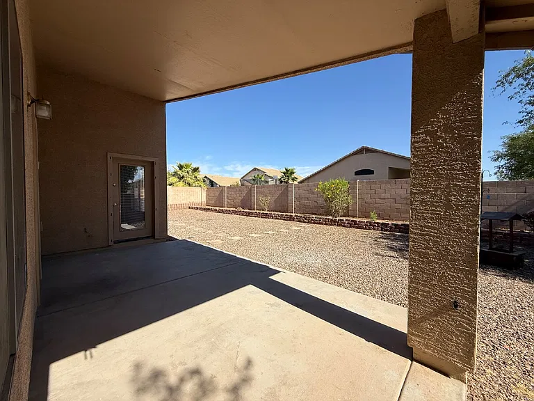 9587 W Seldon Ln — Photo 32