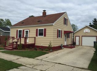 1016 6th St, Algoma, WI 54201