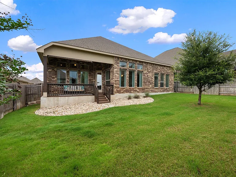 725 Millcreek Ln — Photo 35