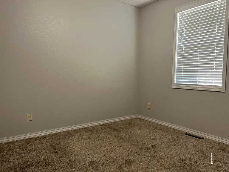 630 N Sunset Ave — Photo 17