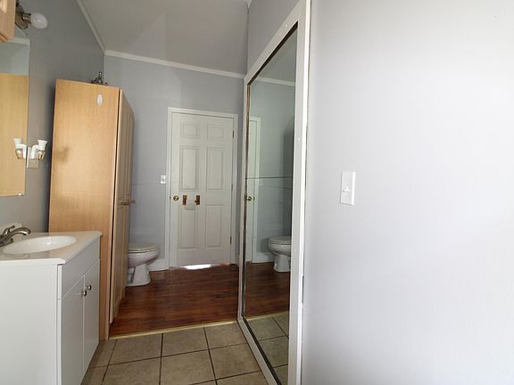 4th image of 128 N Woodbridge St
