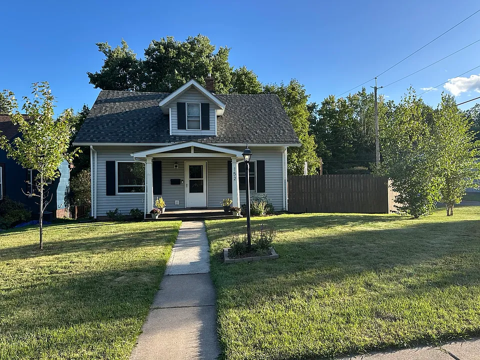 152 W Faribault St