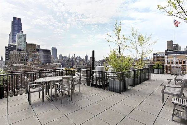 Sold by Corcoran | media 19