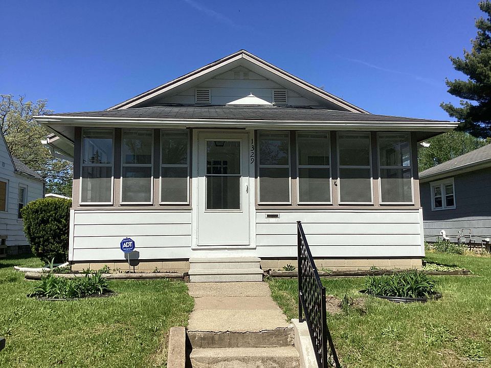 1st image of 1329 College St