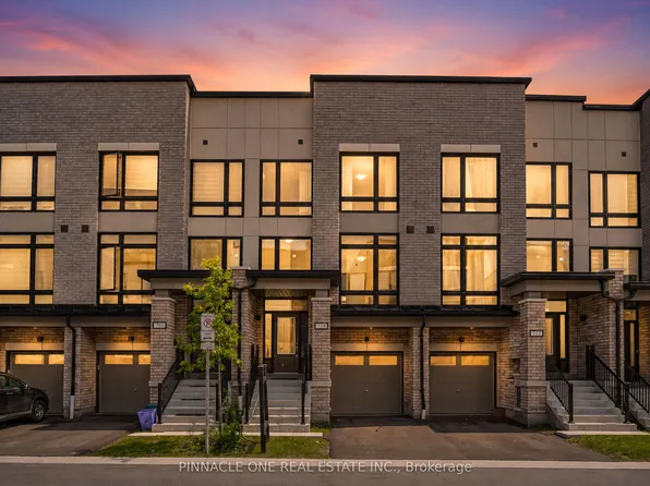 779 Heathrow Path, Oshawa, ON L1K 3G4