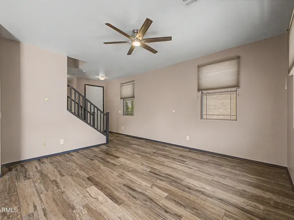 1265 S AARON Drive #304, Mesa, AZ 85209