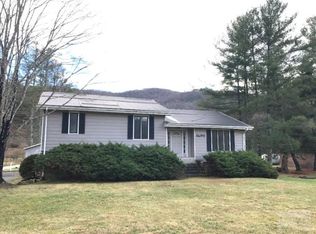 2639 Three Mile Hwy, Newland, NC 28657
