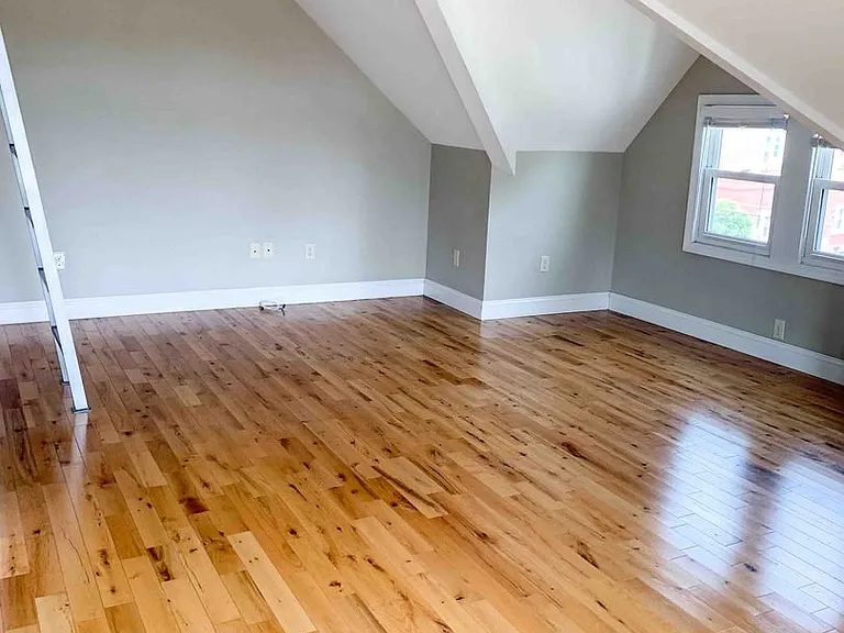 126 King St — Photo 3