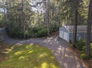 1 Devereux Way, Bandon, OR 97411