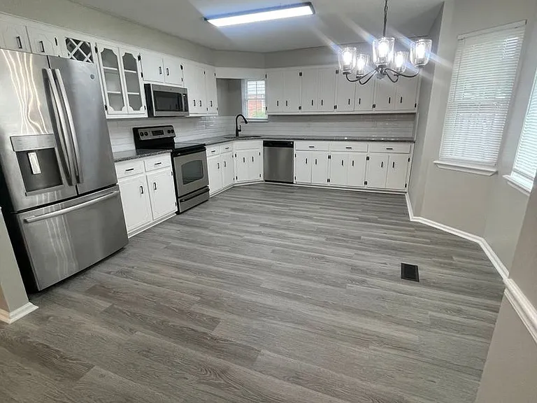 4715 Cutter Mill Rd — Photo 7