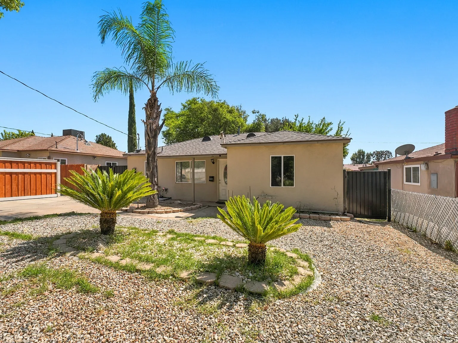 3 bed, 1000 sqft, $3,200 — Photo 1