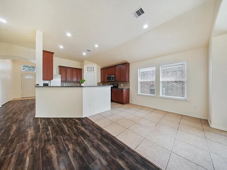 5015 Bridgecrossing Ct — Photo 4