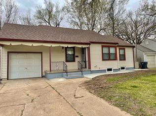 944 N Parkwood Ln, Wichita, KS 67208