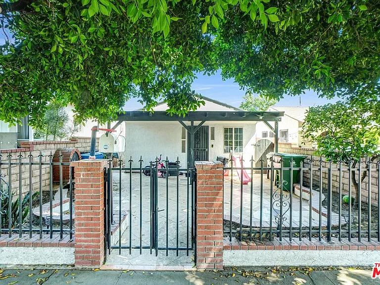 13110 Pinney St — Photo 1