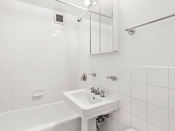 5th image of 85 E End Ave APT 9E
