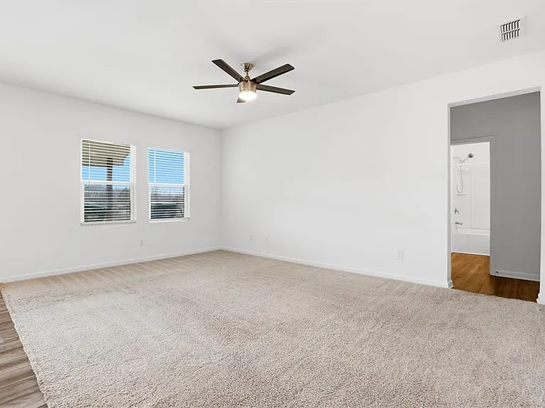 395 Knightsbridge Ln — Photo 3