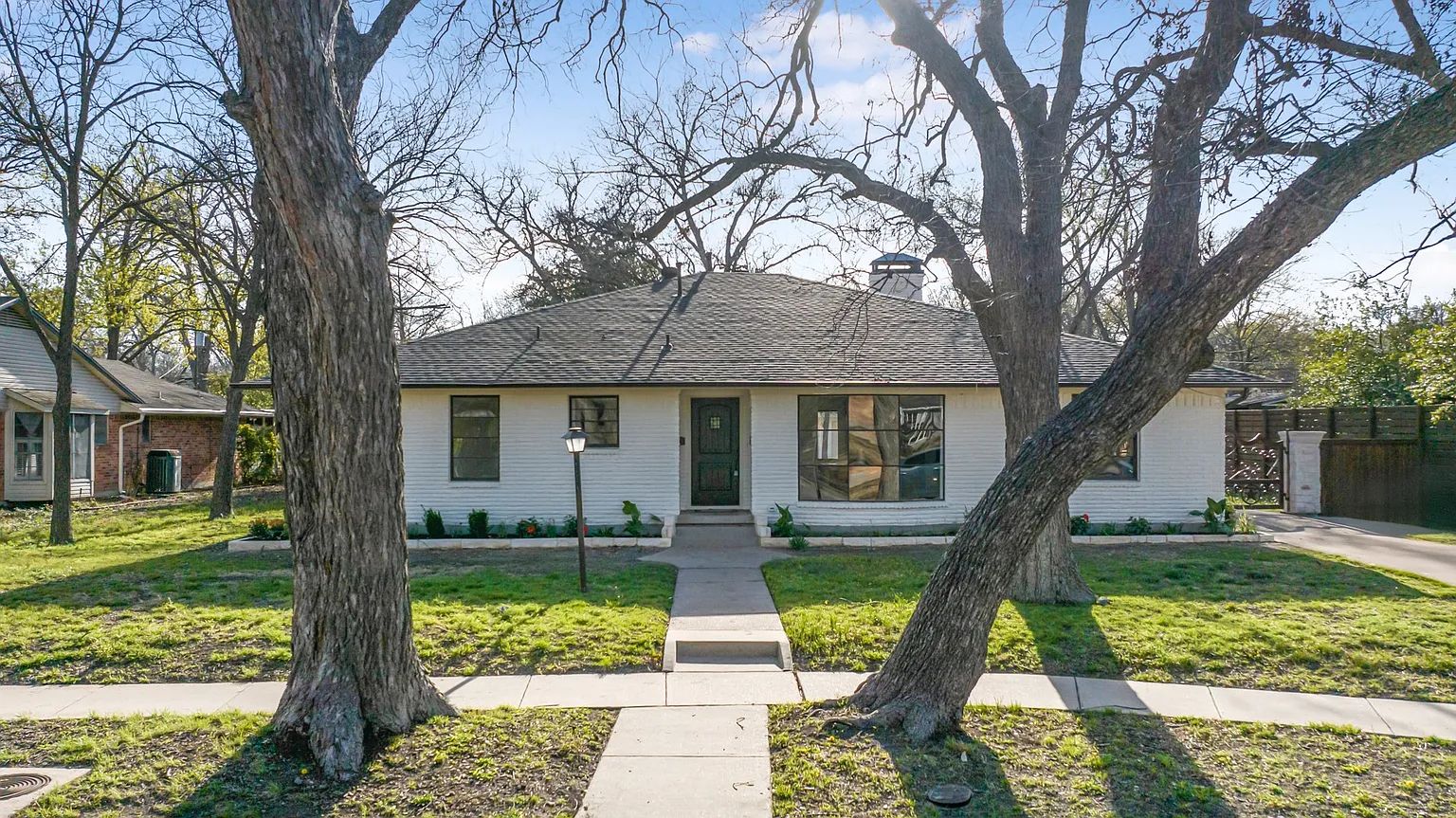 2629 S Glenbrook Dr photo 1