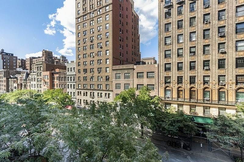 1st image of 116 W 72nd St APT 5C