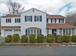 730 Meyersville Rd, Gillette, NJ 07933