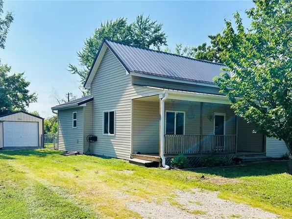 1191 Cedar St, Bismarck, MO 63624