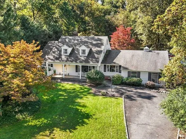 77 Shadyside Rd, Ramsey, NJ 07446