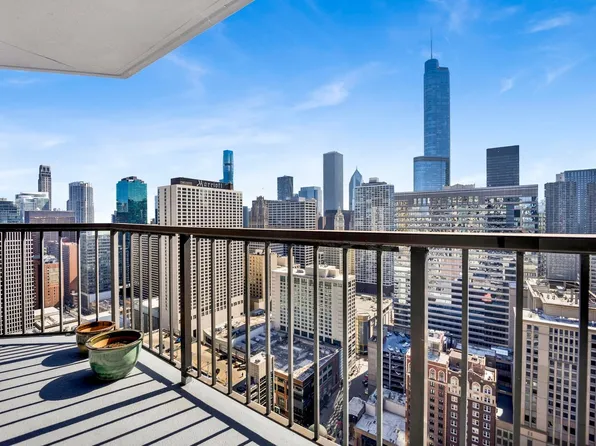 10 E Ontario St, Chicago, IL