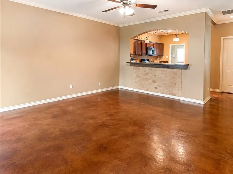 3309 Airborne Ave — Photo 2