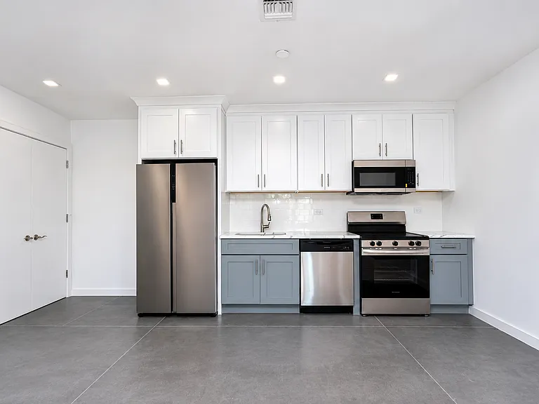 430 Saint Marks Pl #3B — Photo 8