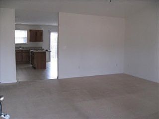 3rd image of 31 Waukegan Way