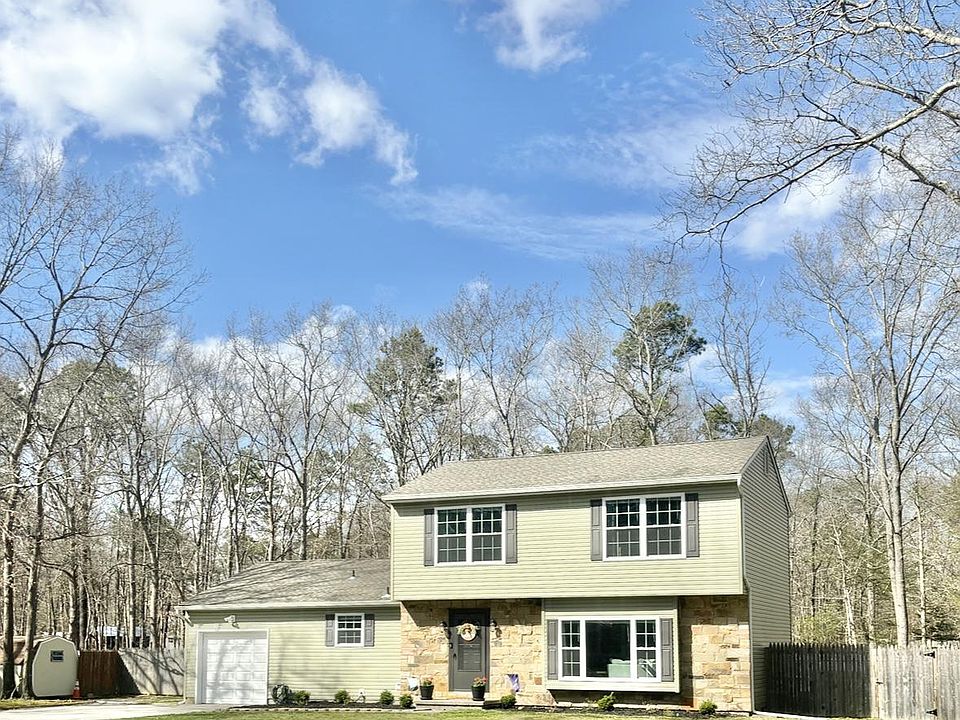 1st image of 423 Dennis Dr