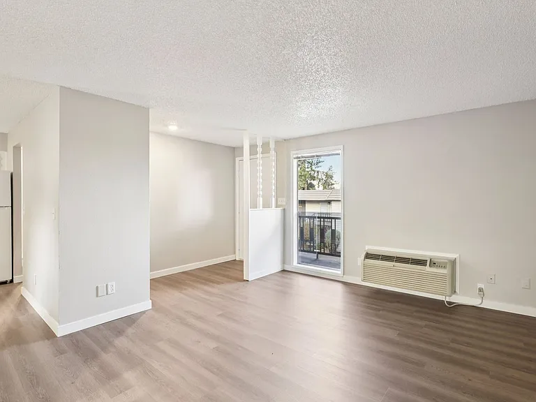 Cypress Crest Apartments — Photo 34