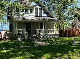 818 Baker St, Baldwin City, KS 66006