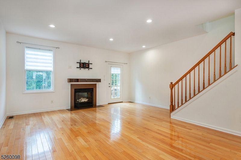 593 Hartford Dr, Nutley, NJ 07110 Zillow