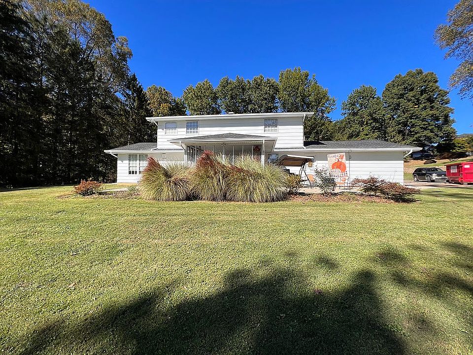 2nd image of 618 Joell Ln