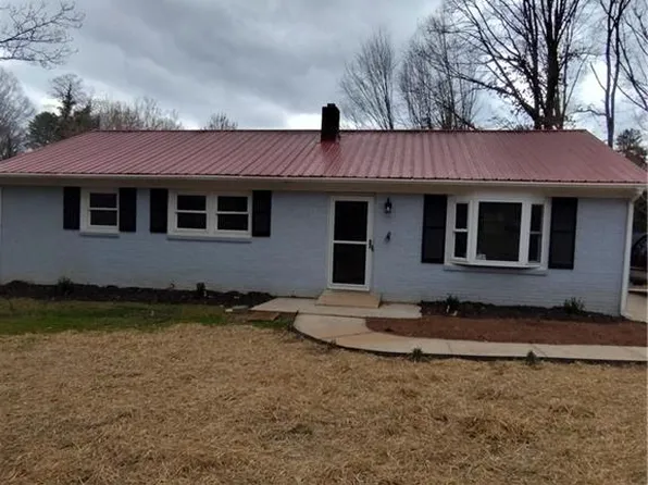 2036 Pope Rd, Winston Salem, NC 27127