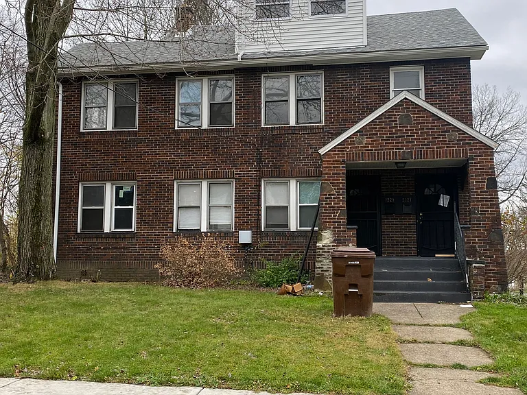 2227 Cordova Ave #2227 — Photo 2