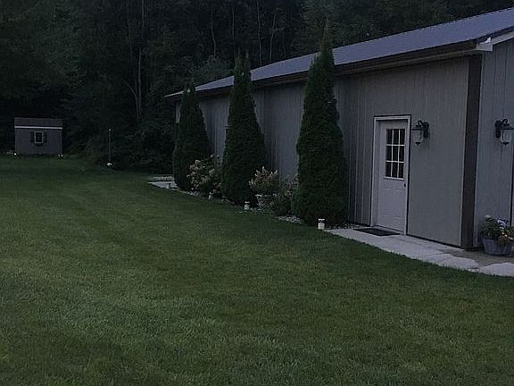 Side view of det garage