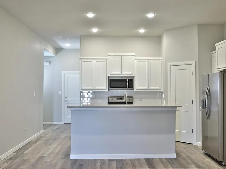 6620 Jennings St — Photo 4
