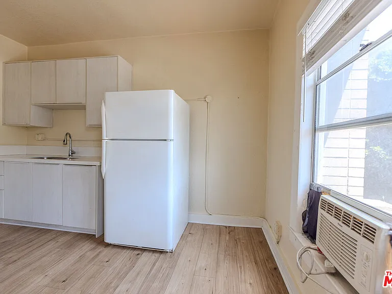 661 Shatto Pl #301 — Photo 11