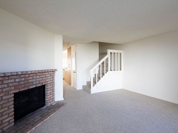 2nd image of 981 Loring St APT A