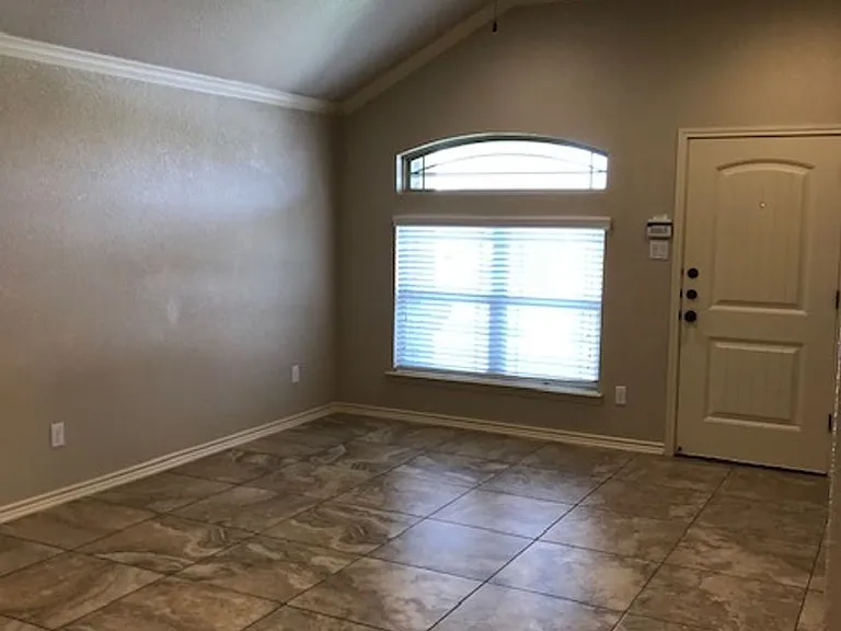5506 Settlers Ct #A-B — Photo 3