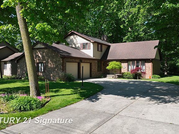 3rd image of 2765 Clairmount Dr