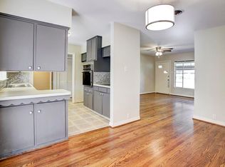 2211 Bron Holly Dr, Houston, TX 77018