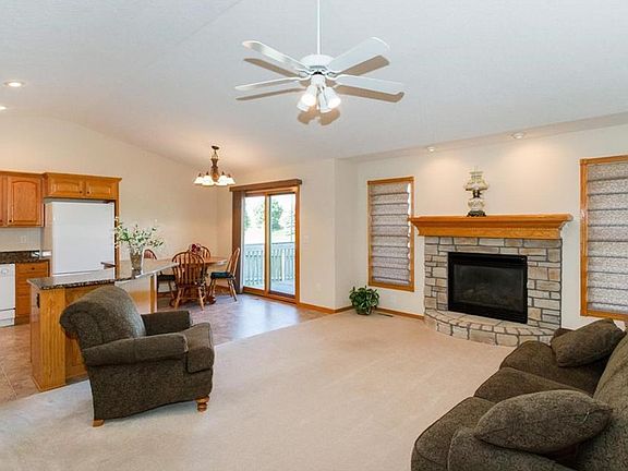 3rd image of 1902 Country Cove Ln