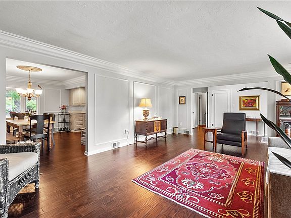 4th image of 169 Warwick Dr