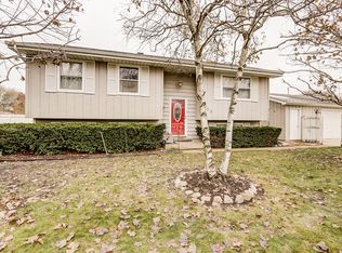 1313 Lizabeth Ln, Waukegan, IL 60087
