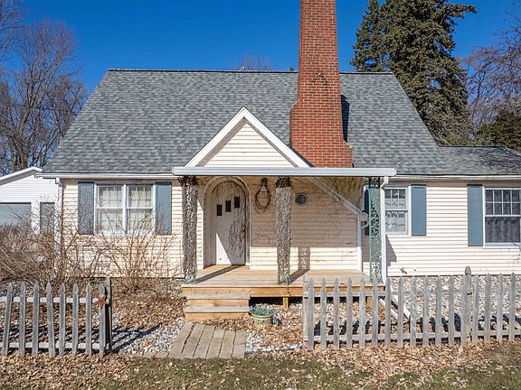 2nd image of 4419 Tittabawassee Rd