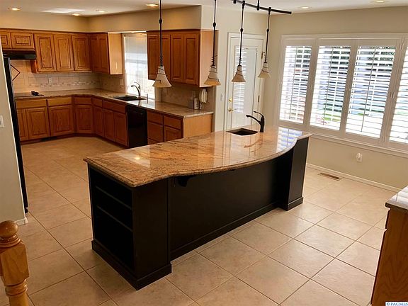 3rd image of 201 Windwood Ln